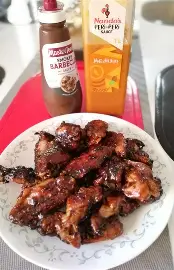 buffalo crispy fried wings in diffrent sauces